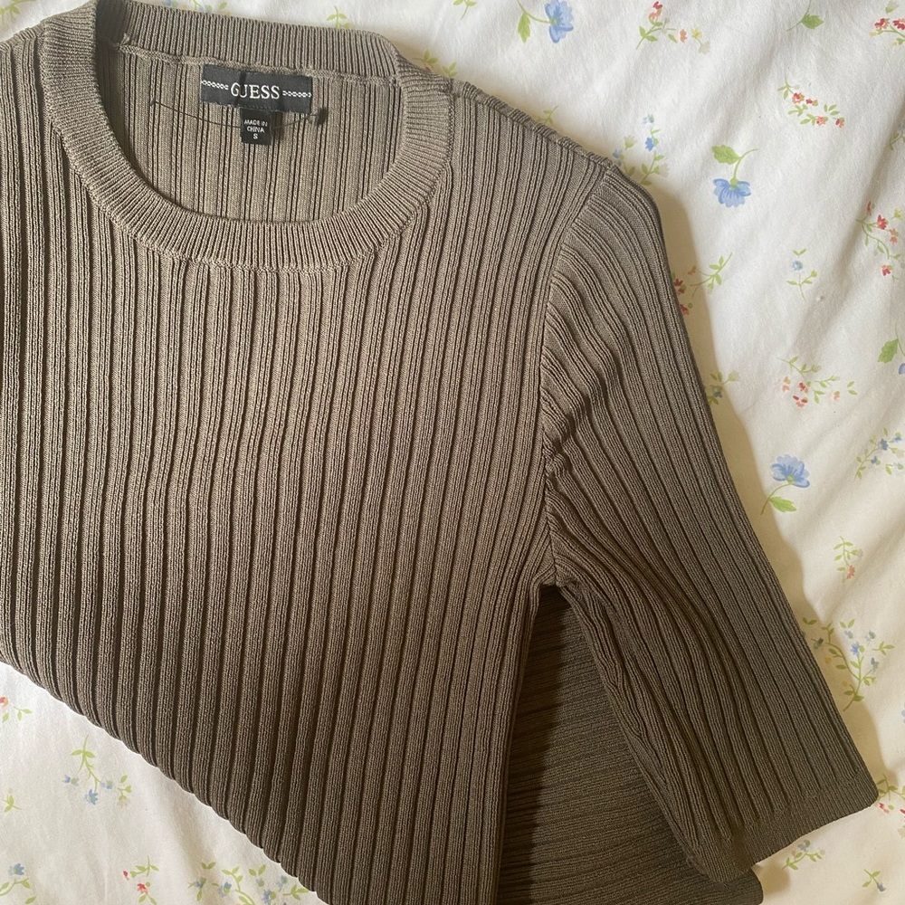GUESS top